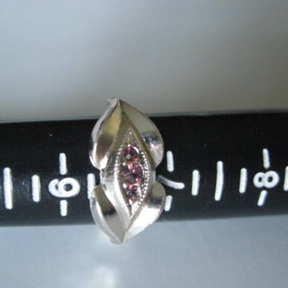 Silver Tone Ring w/ 3 Pink Glass Stones - Picture 7 of 12
